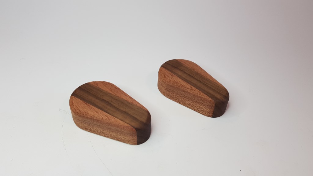 Flaschenöffner oval Mahagoni Nuss (1)