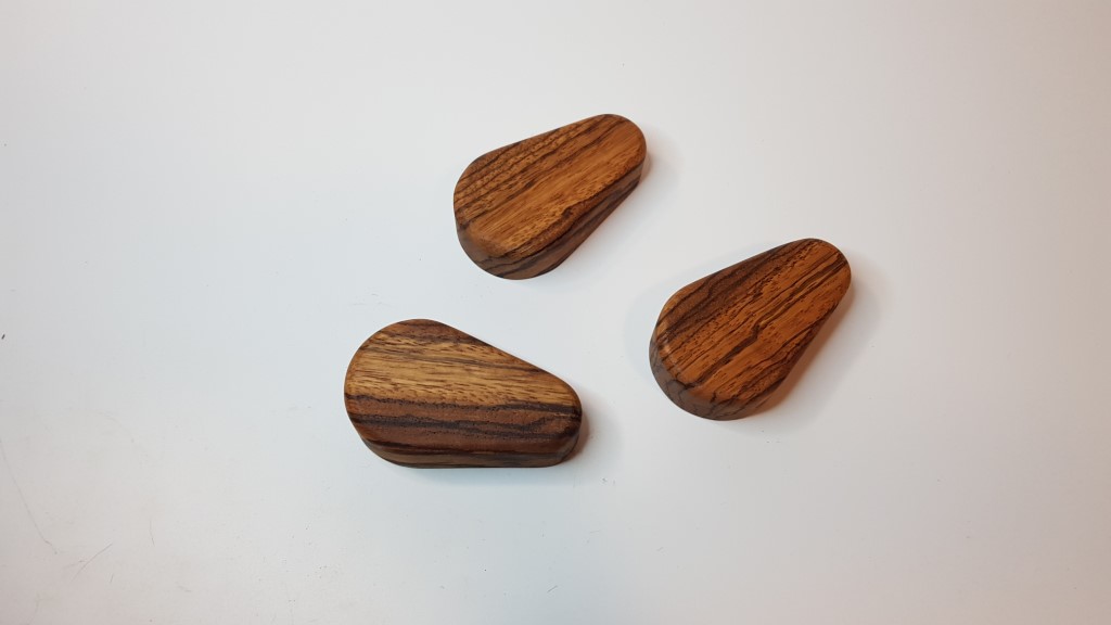 Flaschenöffner oval Zebrano (1)